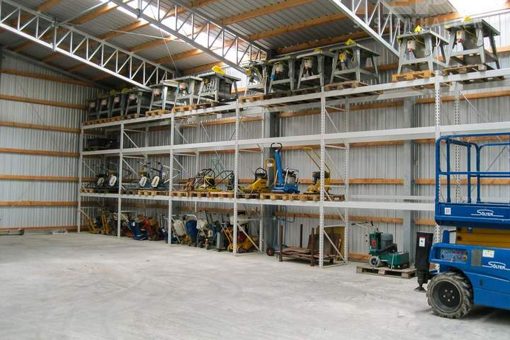 Produktionshalle Satteldach Ansicht einer Produktionshalle mit Satteldach
