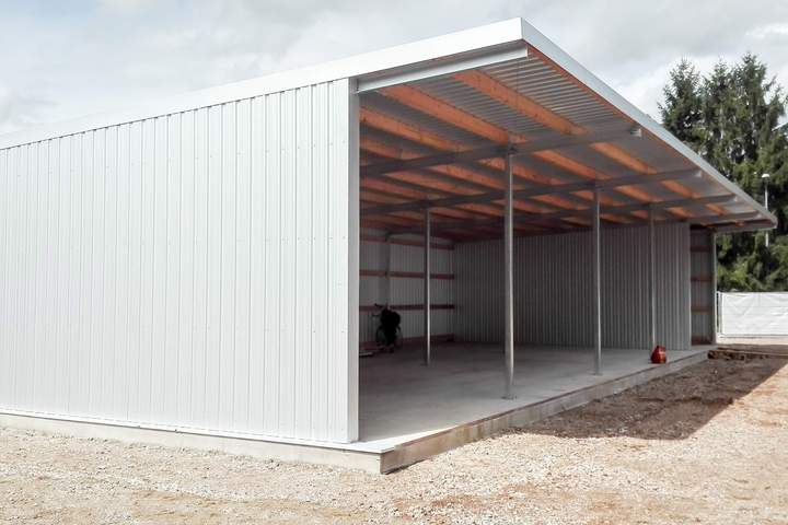 Hallenbau Unterstellhalle - Pultdachhalle mit Dachüberstand