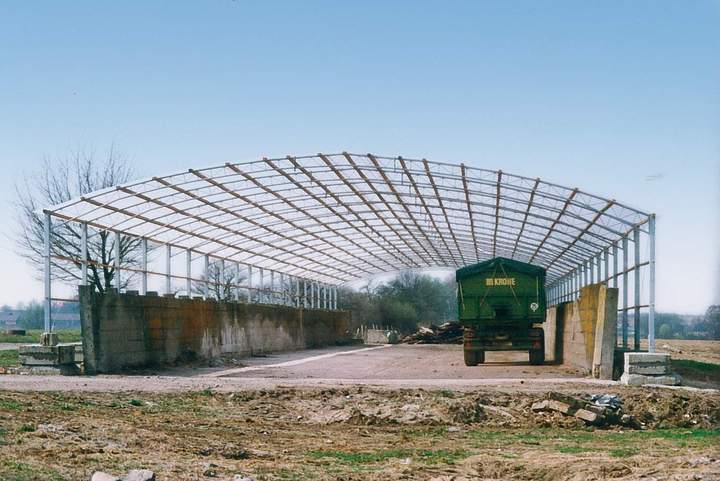 Halle als Siloüberdachung