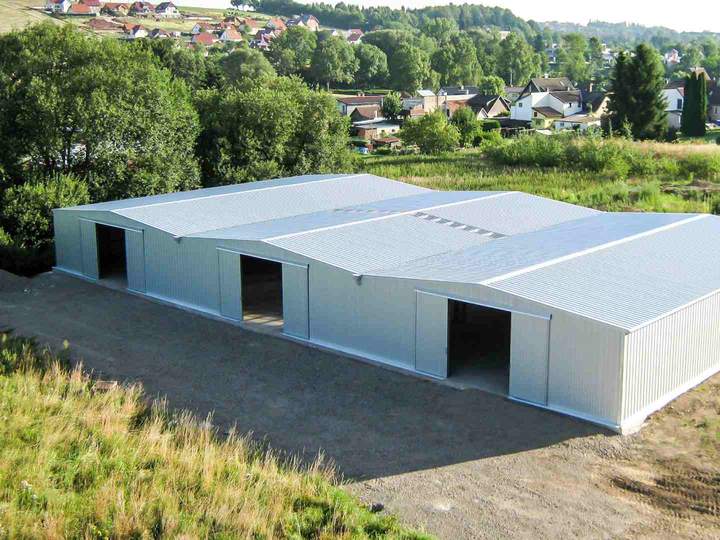 Außenansicht mehreren gebauten Hallen. Außenansicht mehreren gebauten Hallen.